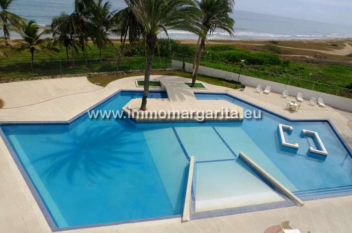 bienes raices playa moreno