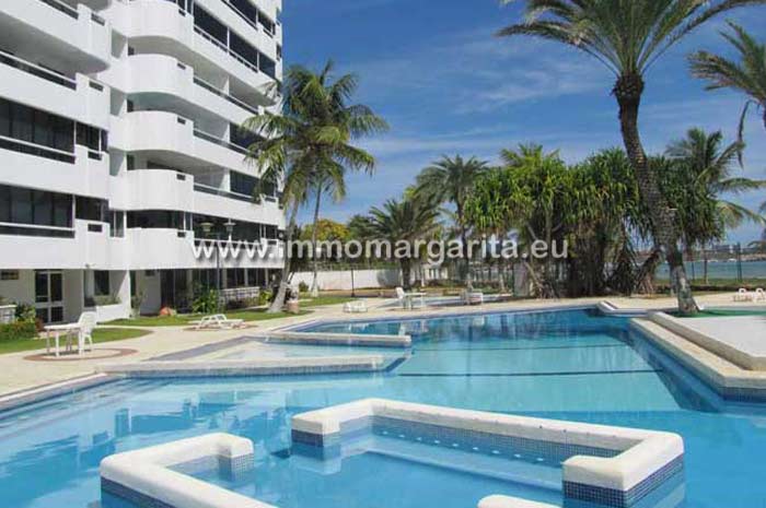 bienes raices playa moreno