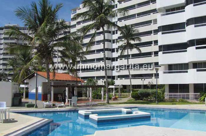 bienes raices playa moreno